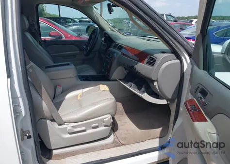 2012 Chevrolet Suburban 1500 Lt из США, поврежденный, VIN 1GNSCJE07CR103227